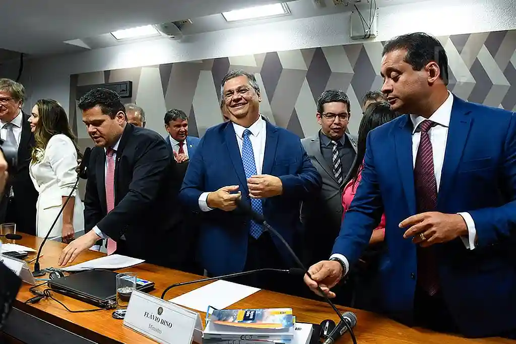 Dino sabatina senado dez 23