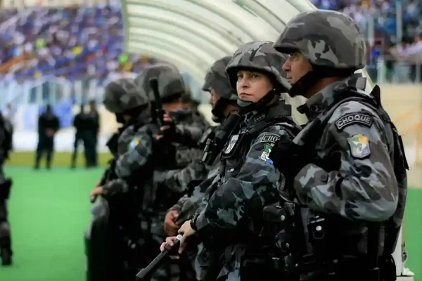 policiais jogo futebol arena batistao