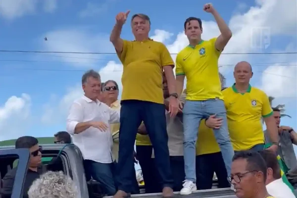 Bolsonaro e Rodrigo Valadares