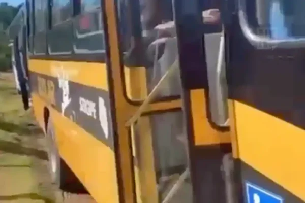 pre campanha onibus escolar julio gedalva abr 24