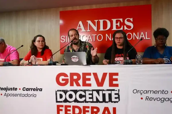greve sindicato universidades mai 24
