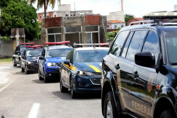 Viaturas da PRF e Polícia Federal em Sergipe