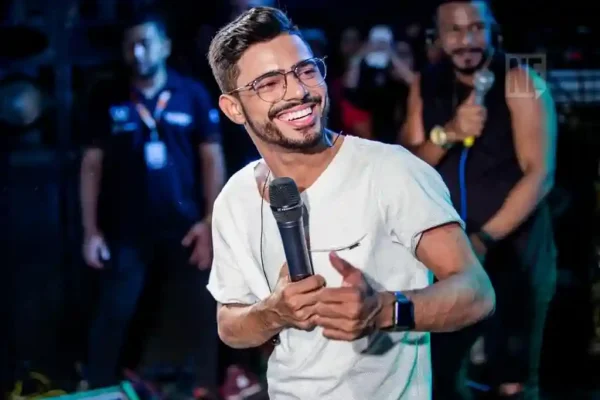 Cantor Luanzinho Moraes
