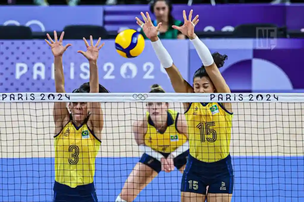 Vôlei feminino estreia com vitória em Paris