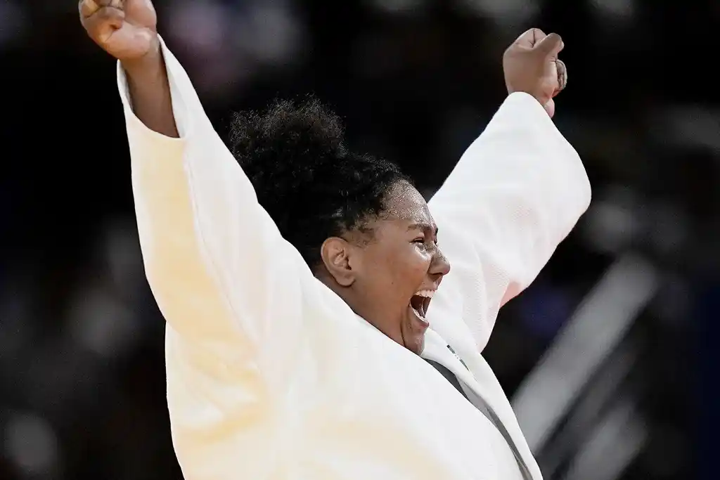 Beatriz Souza é Ouro em Paris