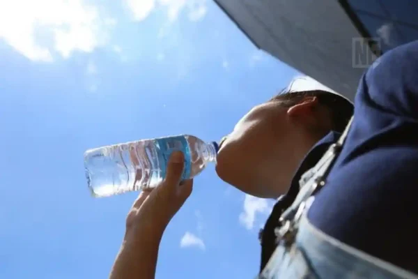 agua bebendo calor