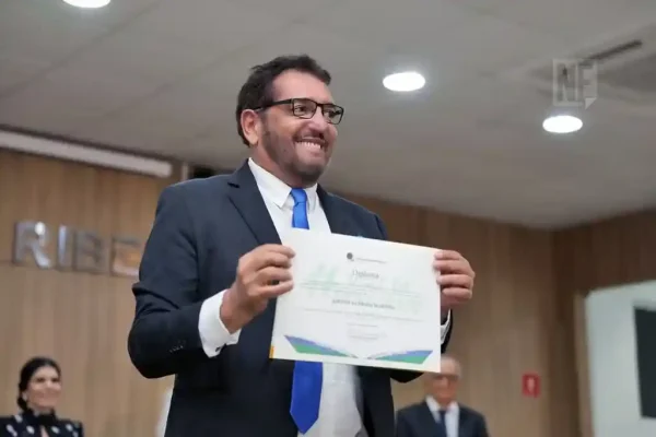 Prefeito eleito da Barra dos Coqueiros, Airton Martins