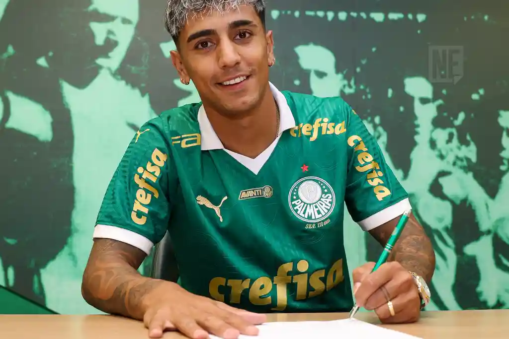Facundo Torres assina contrato com o Palmeiras