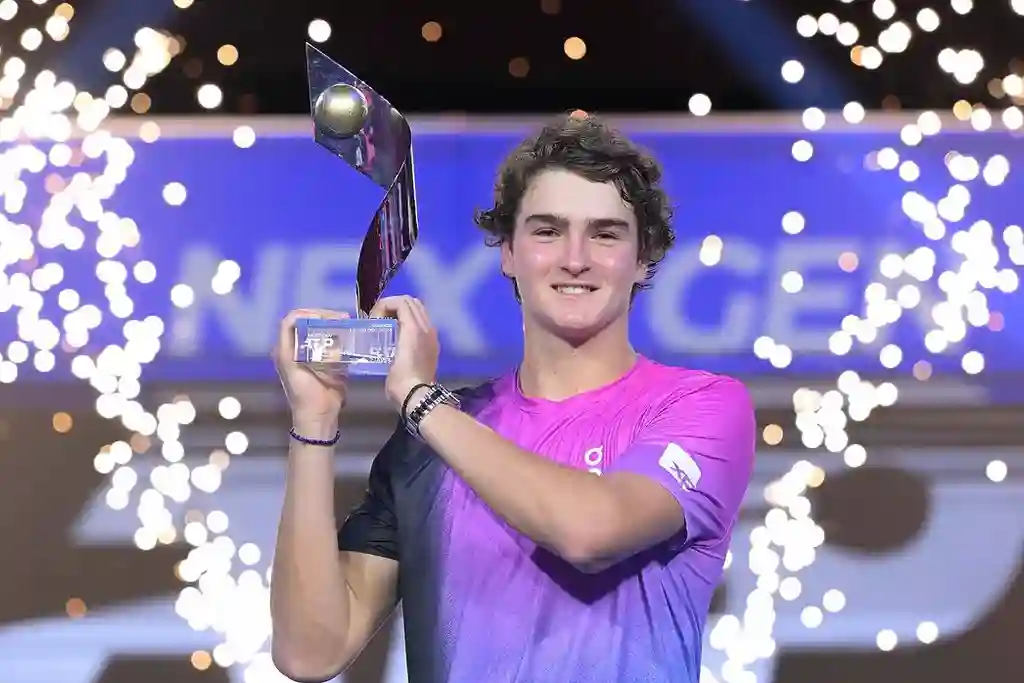 João Fonseca conquista o título do Next Gen ATP Finals