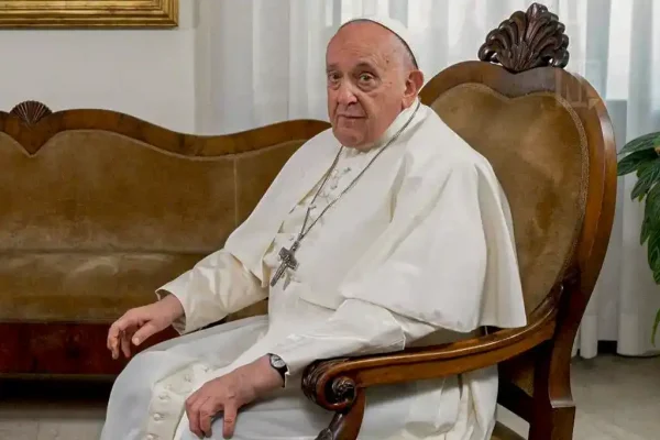 Papa Francisco durante entrevista em seu gabinete no Vaticano – Roma 20/10/2023