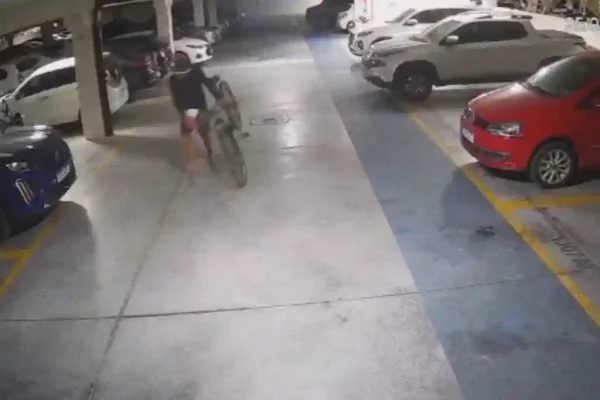 Criminosos invadem condomínio e furtam bicicletas em Aracaju