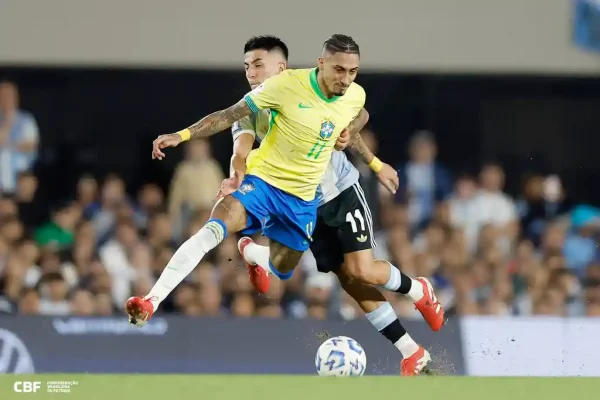 Brasil toma um baile da Argentina