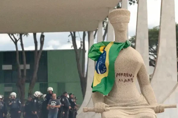 Moraes concede prisão domiciliar para mulher do "perdeu, mané"