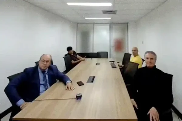 Collor tem 48h para provar que precisa de Prisão Domiciliar