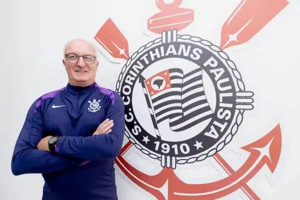 Dorival Júnior assume comando do Corinthians