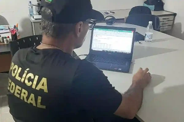 PF combate extração ilegal de argila em Capela