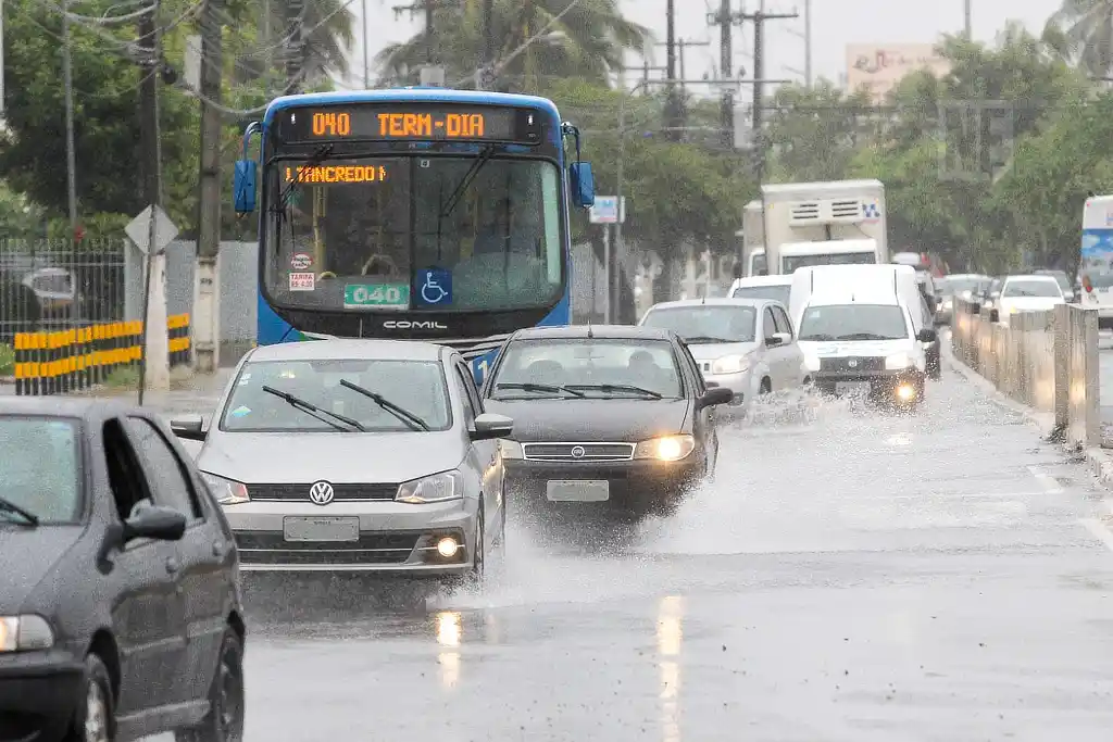 Alerta para chuvas intensas e risco de alagamentos em Sergipe