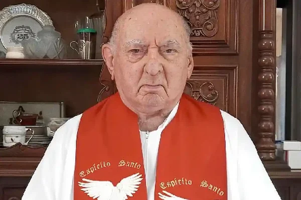 Falece o monsenhor José Carvalho, fundador do Colégio Arquidiocesano