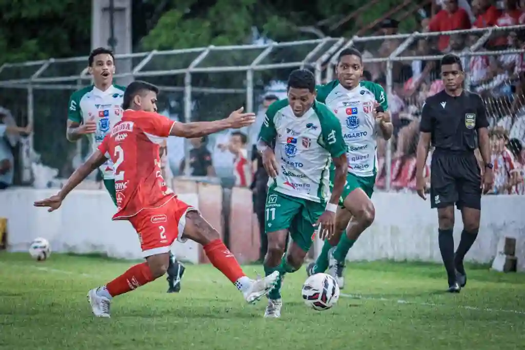 Lagarto vence Penedense e assume vice-liderança