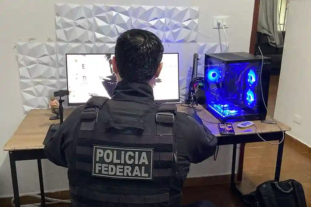 Operação da PF prende 35 suspeitos e cumpre 130 mandados em ação nacional contra crimes de abuso infantil na internet