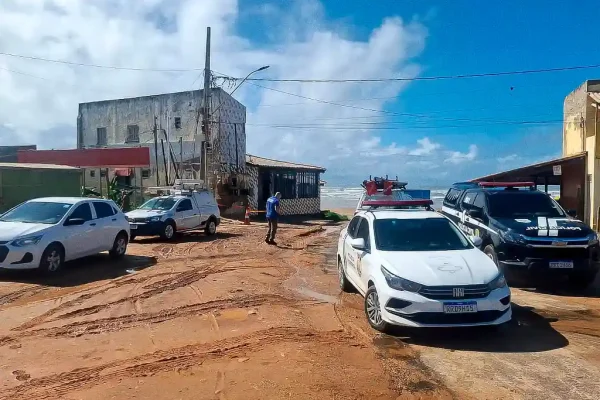 Polícia flagra furto de energia em bares da Praia da Costa, em Sergipe
