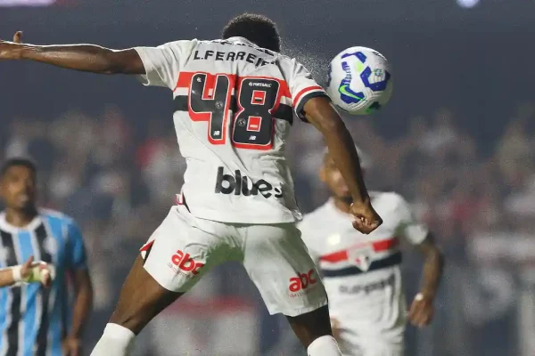 São Paulo vence o Grêmio em casa