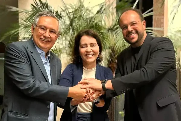 Deputado Thiago de Joaldo se une ao grupo político liderado por Emília Corrêa e Eduardo Amorim