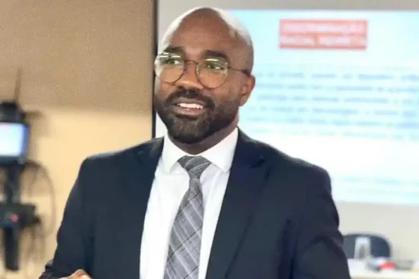 Juiz Edinaldo César Santos Júnior