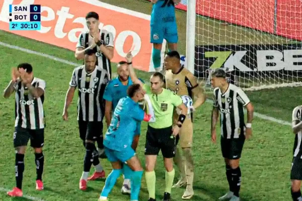 Neymar toma 2 cartões amarelos e é expulso