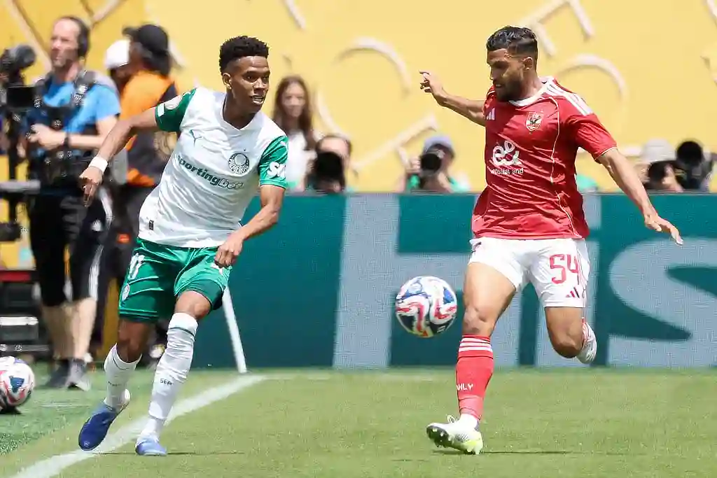 Verdão bate Al Ahly por 2 a 0 nos EUA e se aproxima das oitavas; Estêvão é destaque da partida