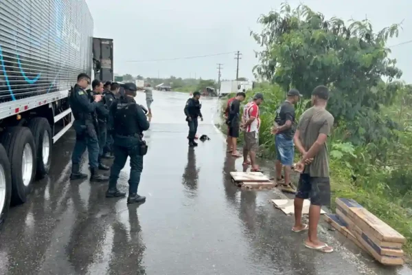 Seis são presos por furto de carga após acidente na BR-101 em Sergipe