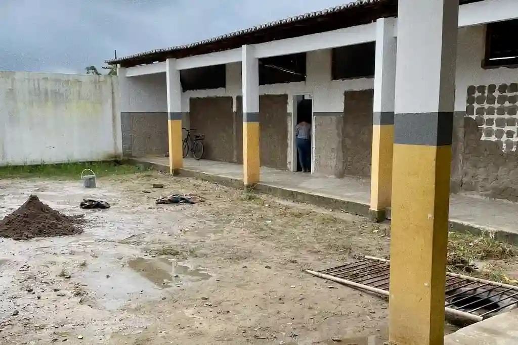 Fiscalização aponta falta de água, saneamento e estrutura em escolas de 13 municípios sergipanos