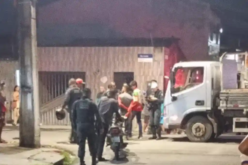 Acidente fatal entre moto e caminhão mata mulher em Aracaju