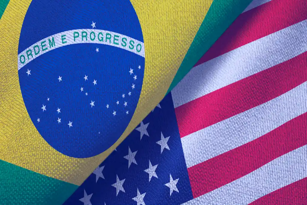 Bandeiras do Brasil e dos Estados Unidos
