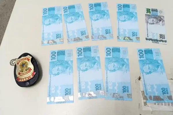Notas de real falsificadas apreendidas pela PF em Aracaju