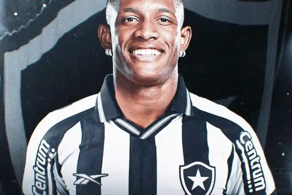Botafogo anuncia Danilo, ex Notinghan Forest