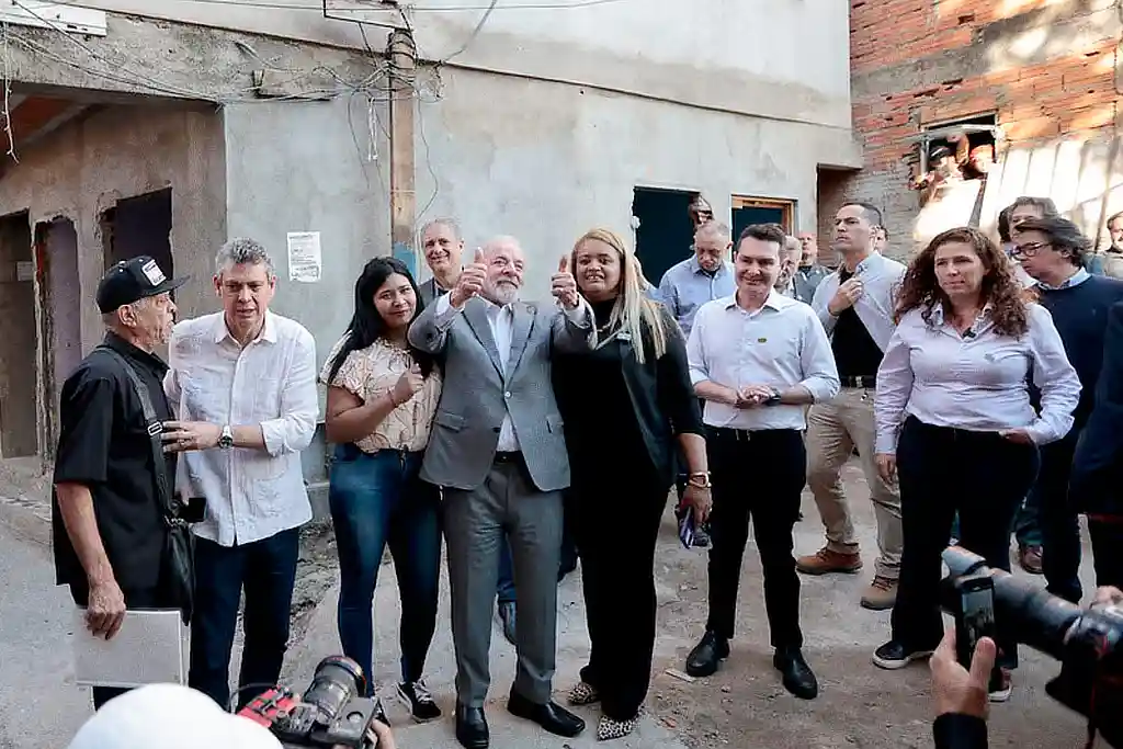 Deputado pede à PGR inquérito contra Lula e Márcio Macêdo