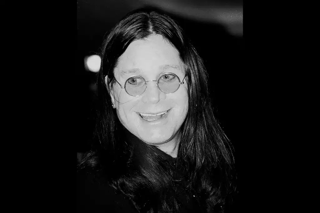 Cantor Ozzy Osbourne em maio de 2002