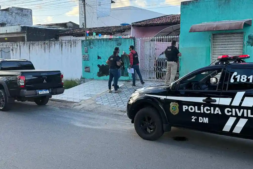2ª Delegacia Metropolitana cumpre mandados judiciais em continuidade às investigações sobre furtos de baterias em Sergipe