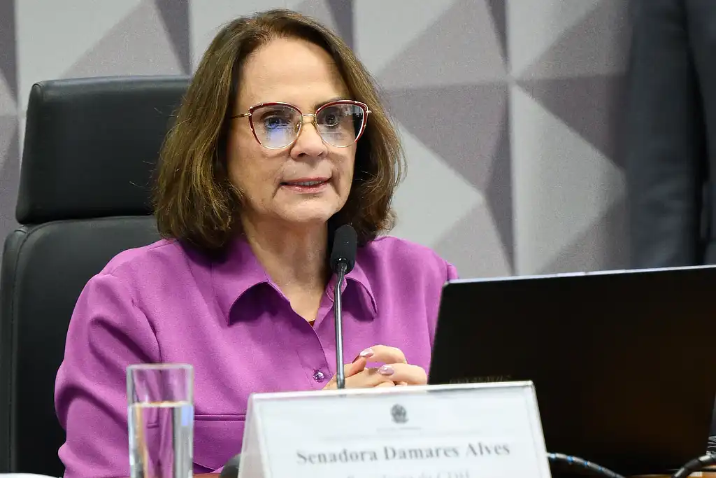 senadora Damares Alves (Republicanos-DF), conduz reunião na Comissão de Direitos Humanos e Legislação Participativa (CDH) do Senado - 27/08/2025