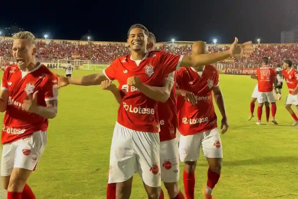 Sergipe comemora gol na Arena Batistão