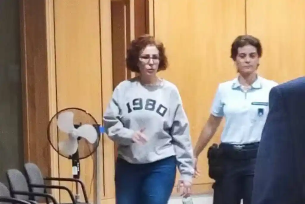 Carla Zambelli em tribunal italiano