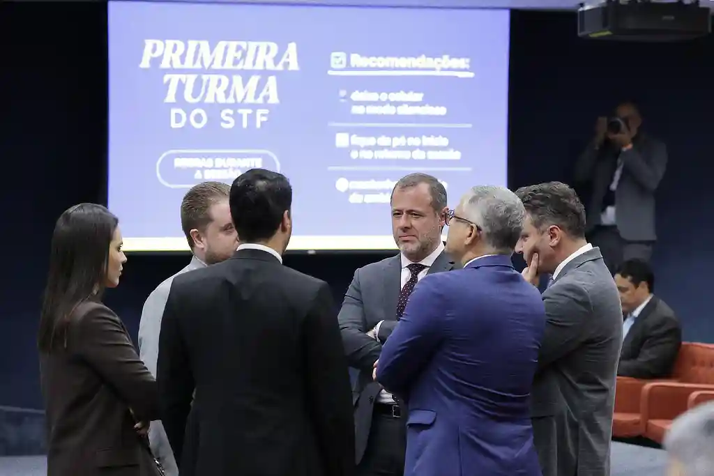 Advogados dos réus da trama golpista durante julgamento no STF
