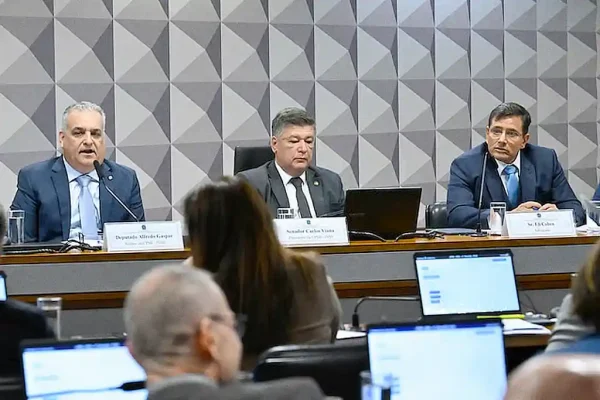 CPMI decide enviar ao Supremo pedido de prisão de acusados de fraudes no INSS