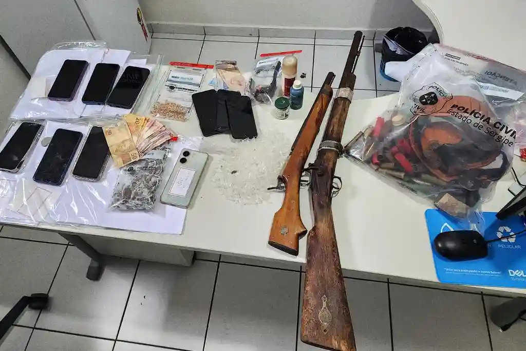 Investigado morre em confronto com a polícia durante operação Sergipe; Operação Jararaca também resultou na apreensão de um adolescente, armas e drogas no sertão