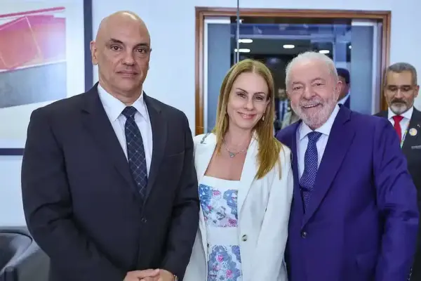 Alexandre de Moraes, a esposa Viviane Barci e o presidente Lula