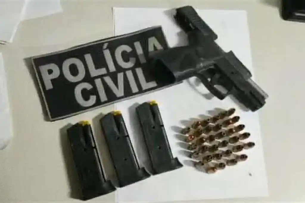 Arma apreendida em condomínio de luxo na Barra dos Coqueiros, Grande Aracaju