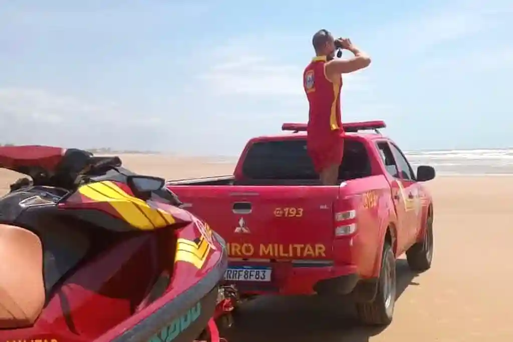 Corpo de Bombeiros Militar de Sergipe (CBMSE) realiza buscas na praia do Jatobá, município da Barra dos Coqueiros