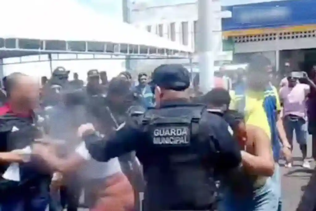 Retirada de ambulantes vira guerra em Aracaju