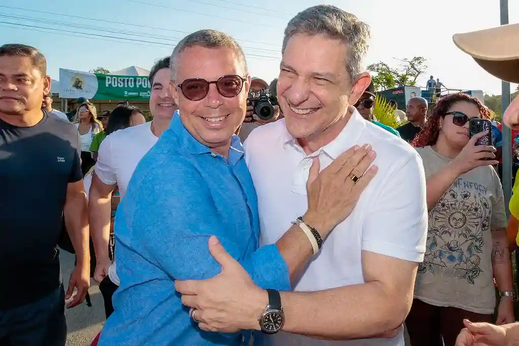 Fábio Mitidieri e Rogério Carvalho durante procissão em Divina Pastora